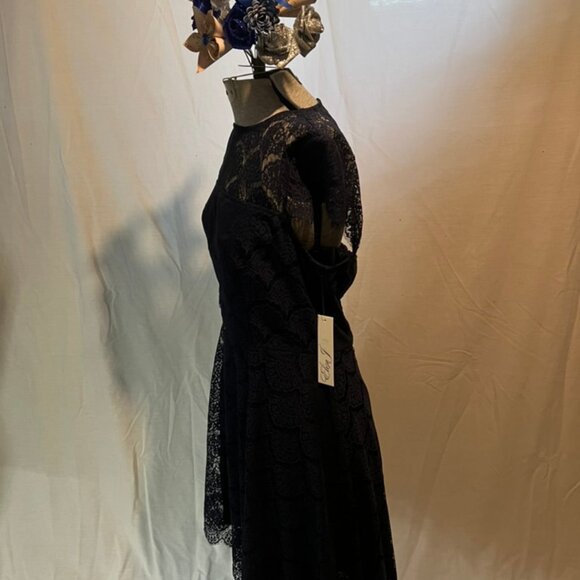 Navy Blue Lace Dress - Picture 4 of 7